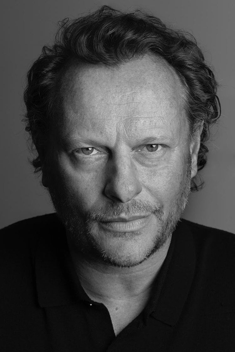 تصویر هنرمند Neil Stuke