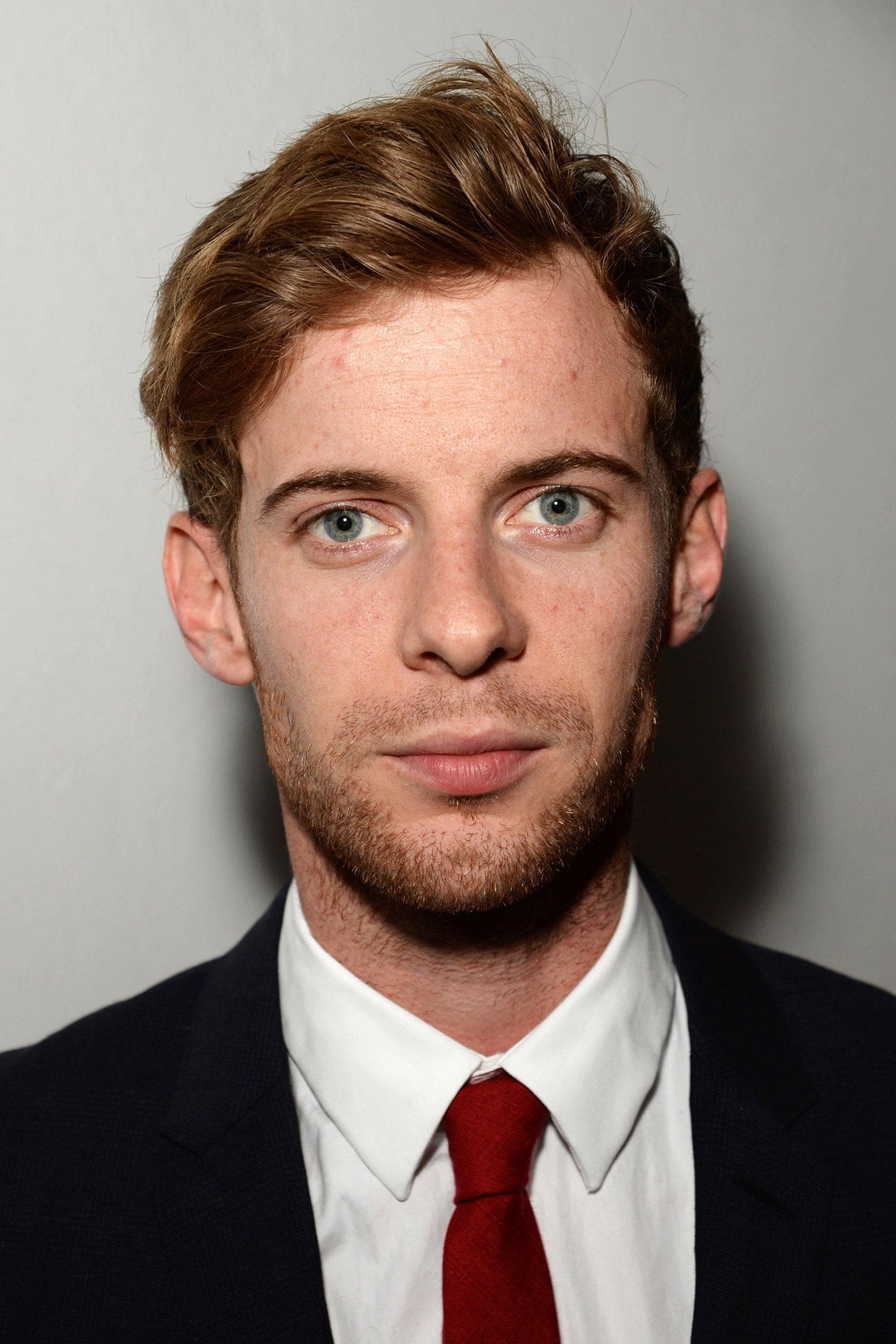 تصویر هنرمند Luke Treadaway
