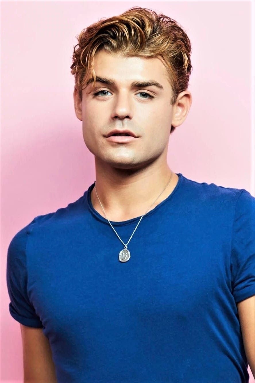 تصویر هنرمند Garrett Clayton