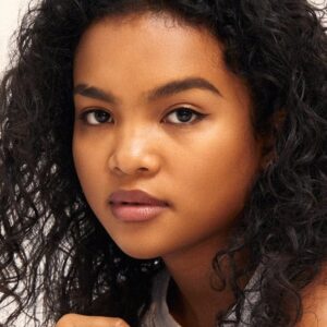 تصویر هنرمند Mia Isaac