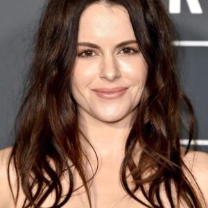 تصویر هنرمند Emily Hampshire