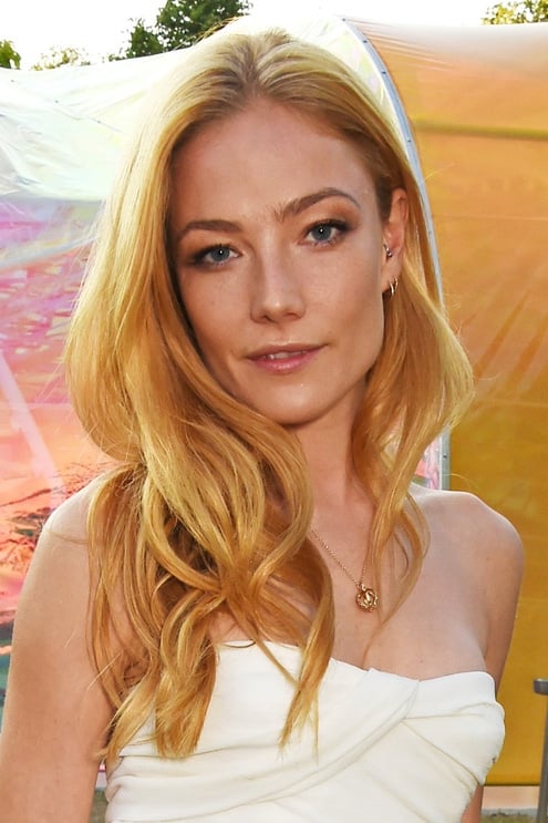 تصویر هنرمند Clara Paget