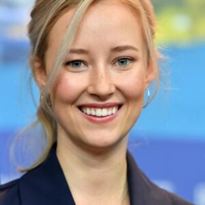 تصویر هنرمند Izel Bezuidenhout