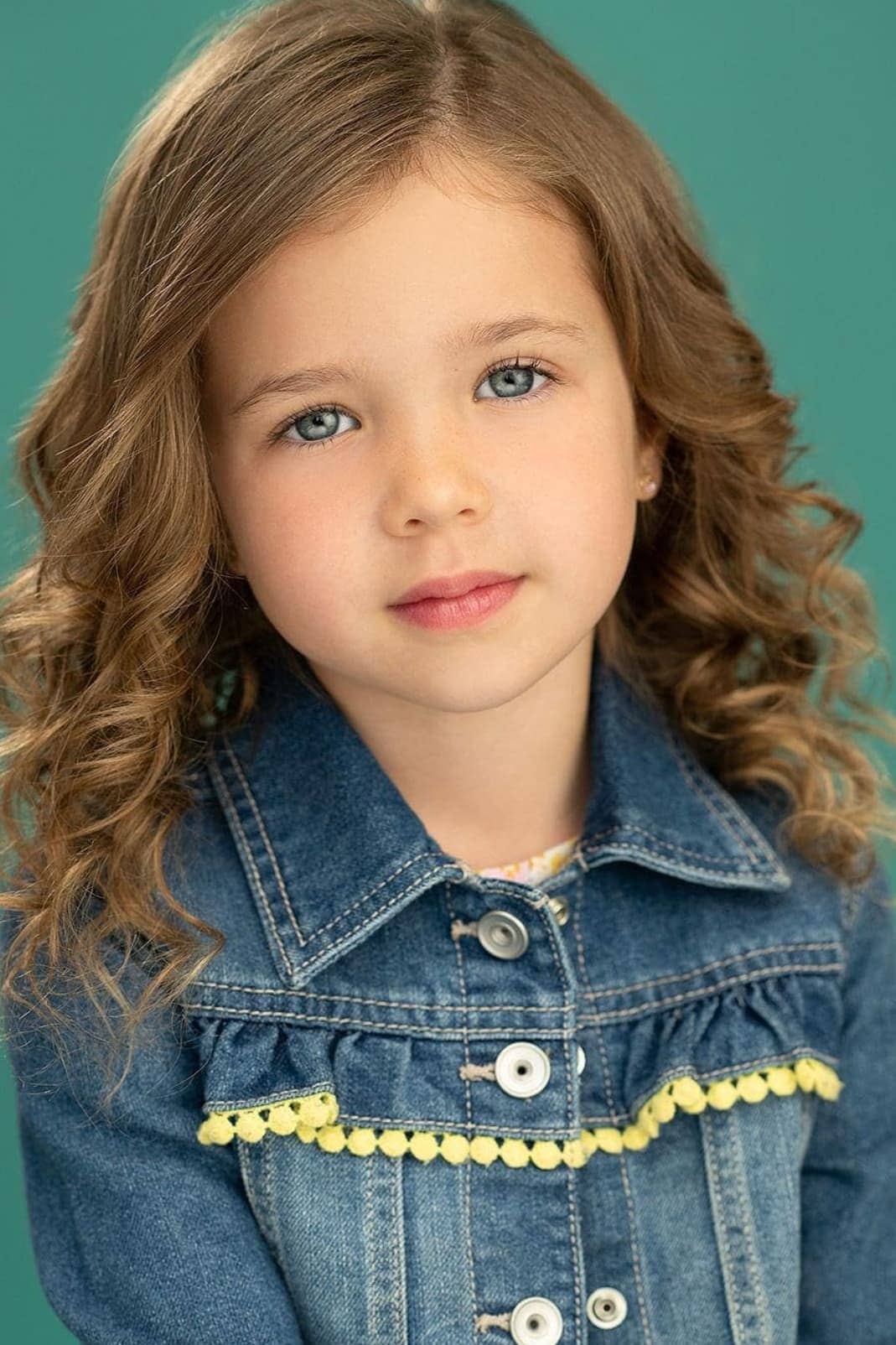 تصویر هنرمند Chloe McKinnon