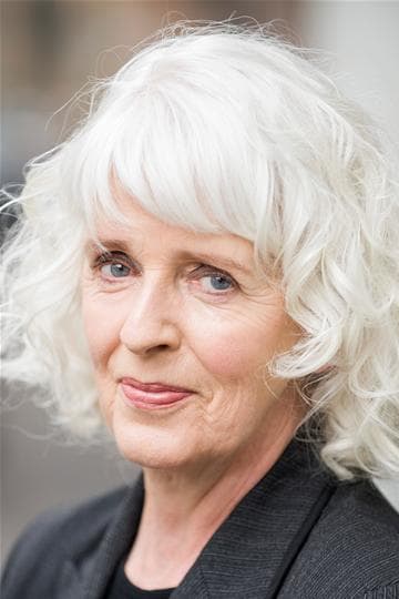 تصویر هنرمند Julia Dearden