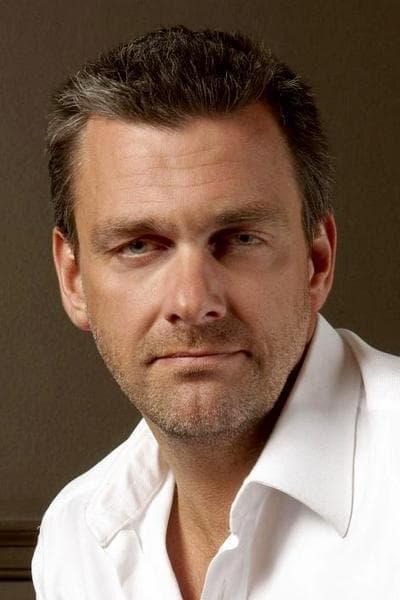 تصویر هنرمند Ray Stevenson