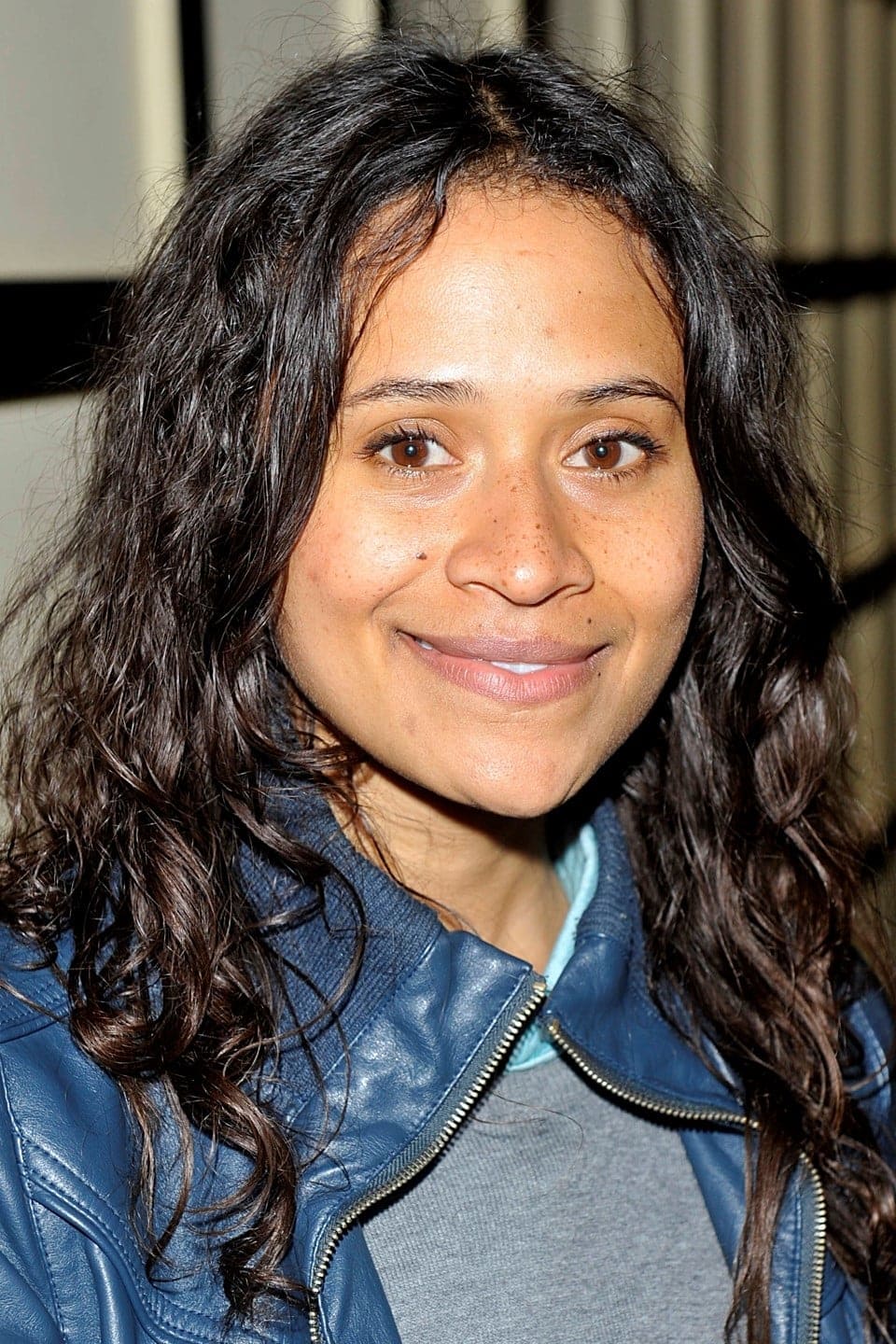 تصویر هنرمند Angel Coulby