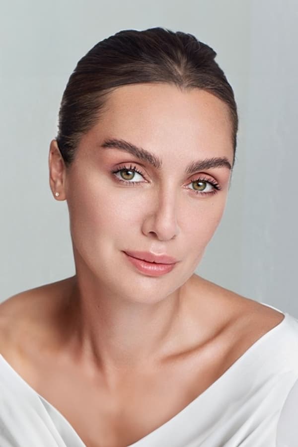 تصویر هنرمند Birce Akalay