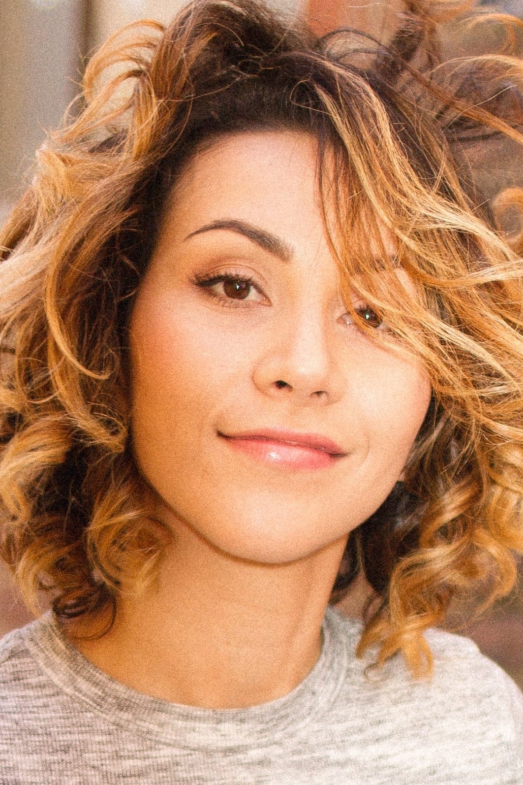 تصویر هنرمند Angie Teodora Dick