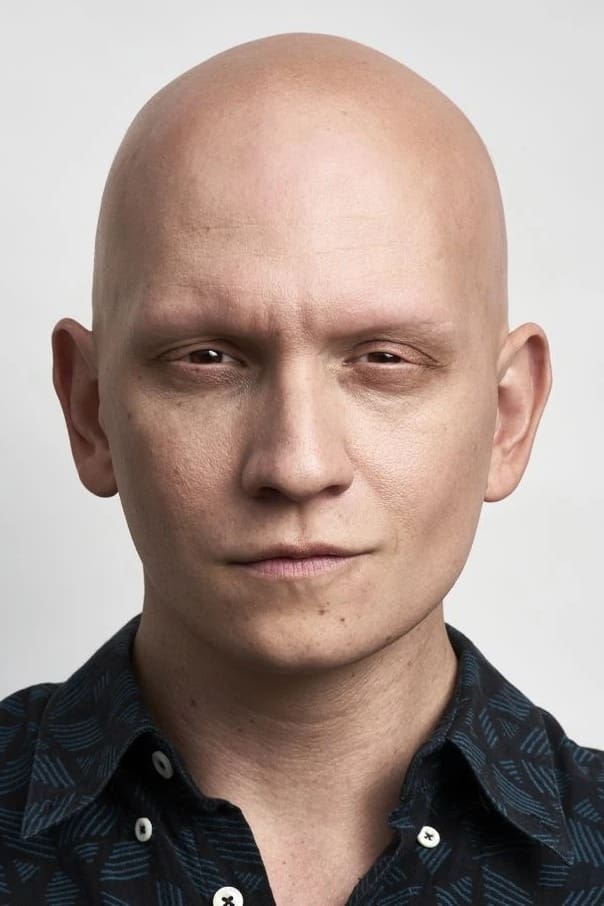 تصویر هنرمند Anthony Carrigan