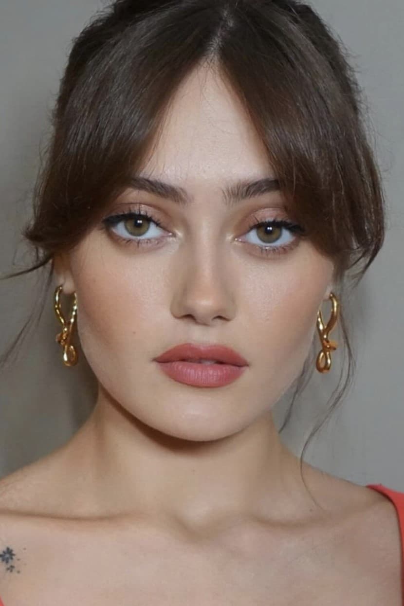 تصویر هنرمند Ella Purnell