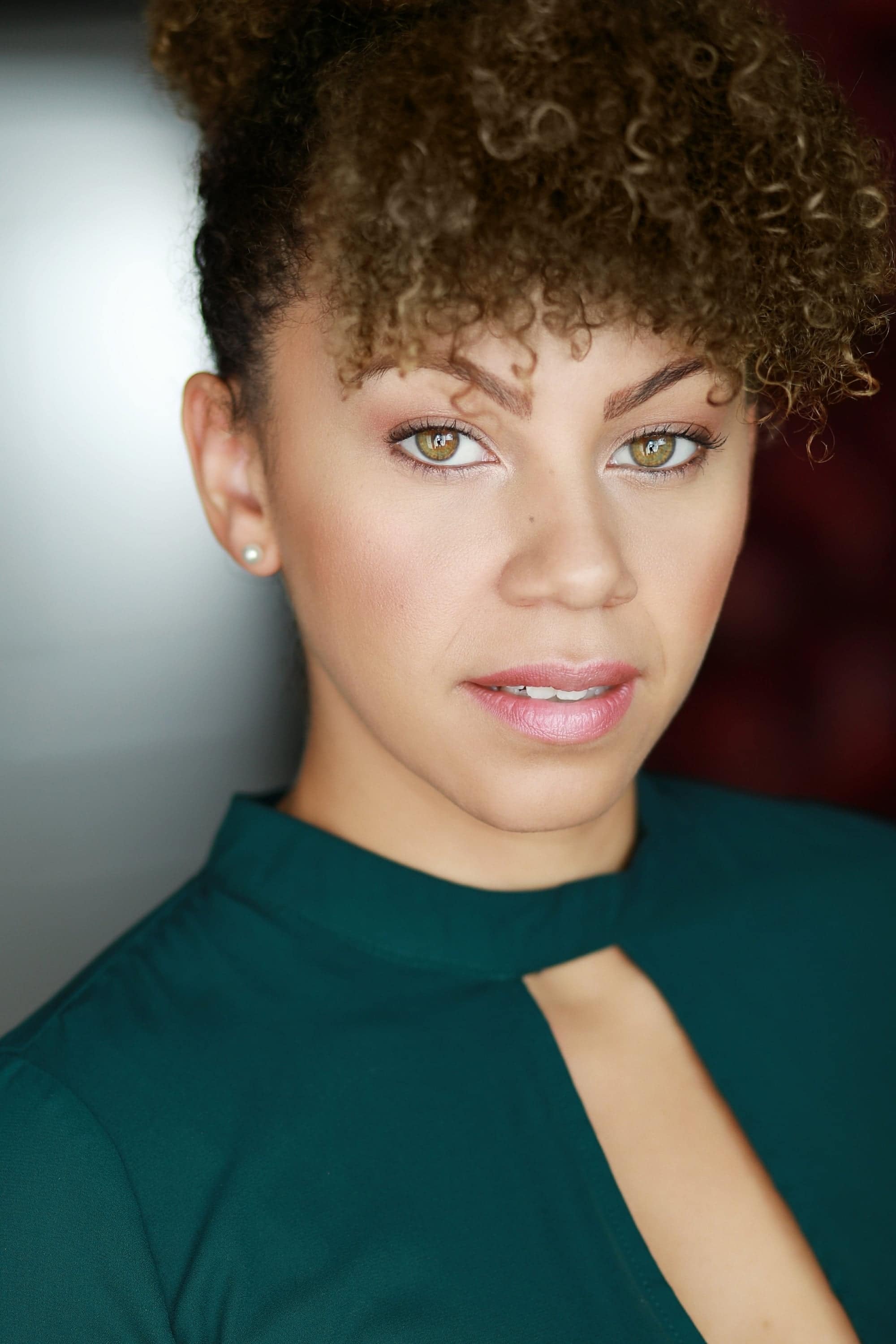 تصویر هنرمند Cassandra Blair