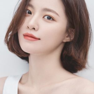تصویر هنرمند Bae Yoon-kyung