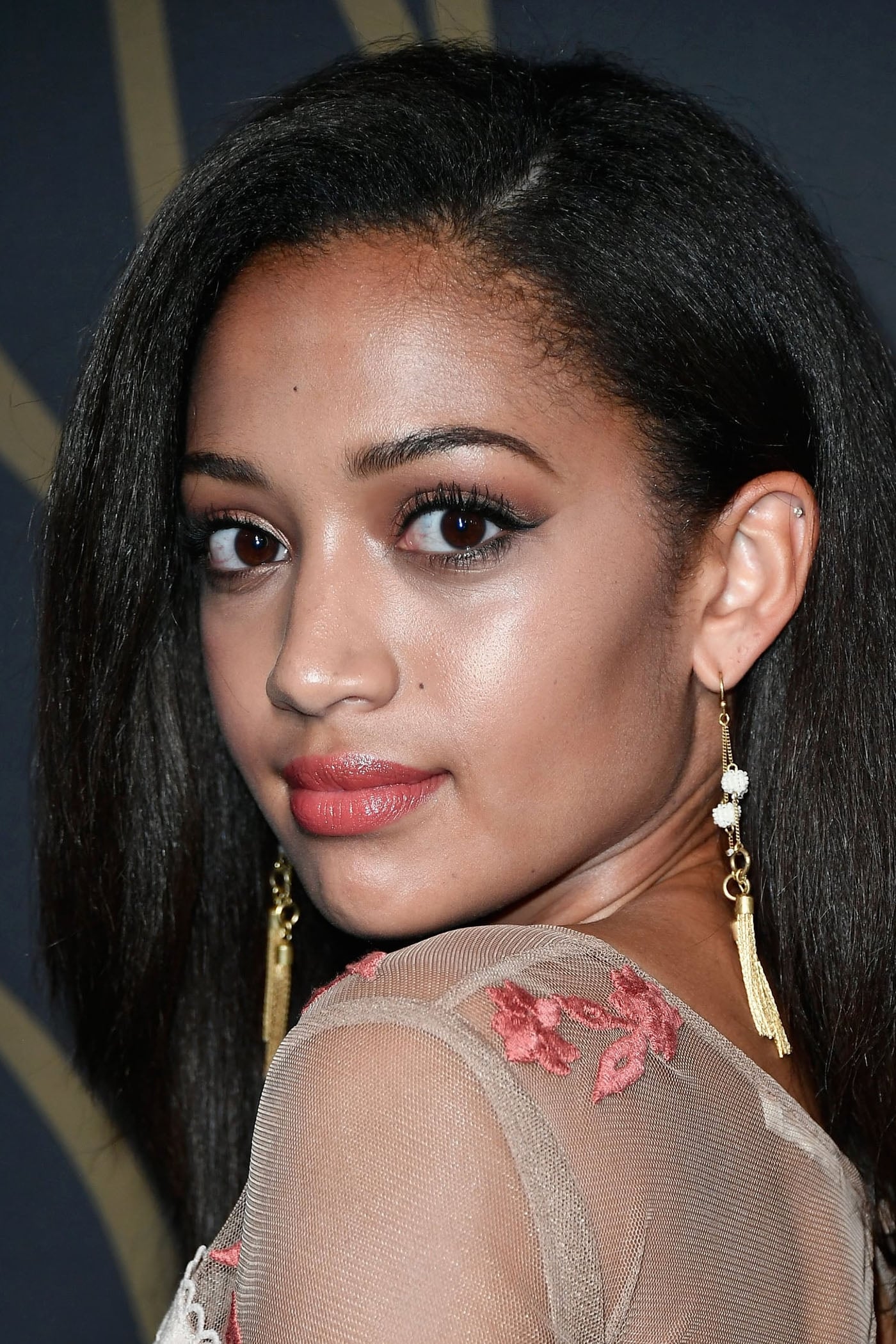 تصویر هنرمند Samantha Logan