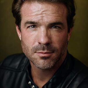 تصویر هنرمند Matt Mangum