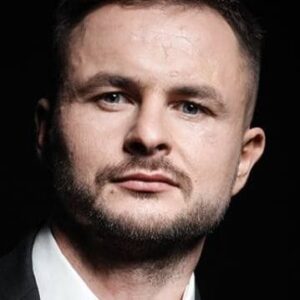 تصویر هنرمند Roman Yasinovskyi