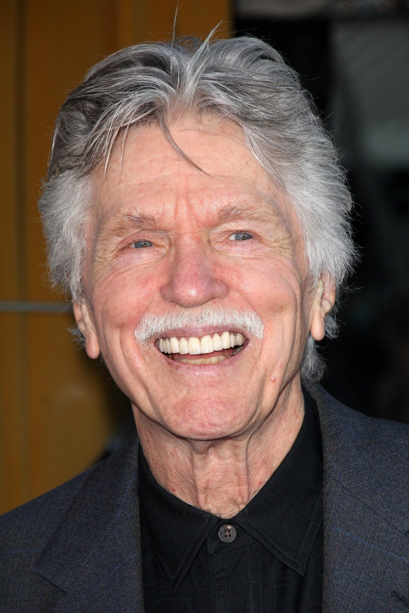 تصویر هنرمند Tom Skerritt
