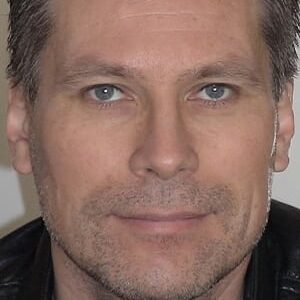 تصویر هنرمند Vladimir Troitsky