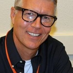 تصویر هنرمند John Michael Graham