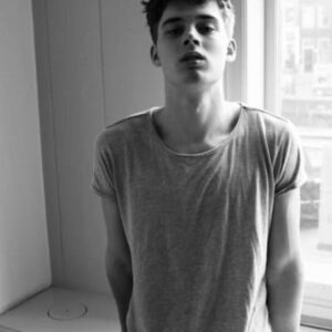 تصویر هنرمند Adam Recht