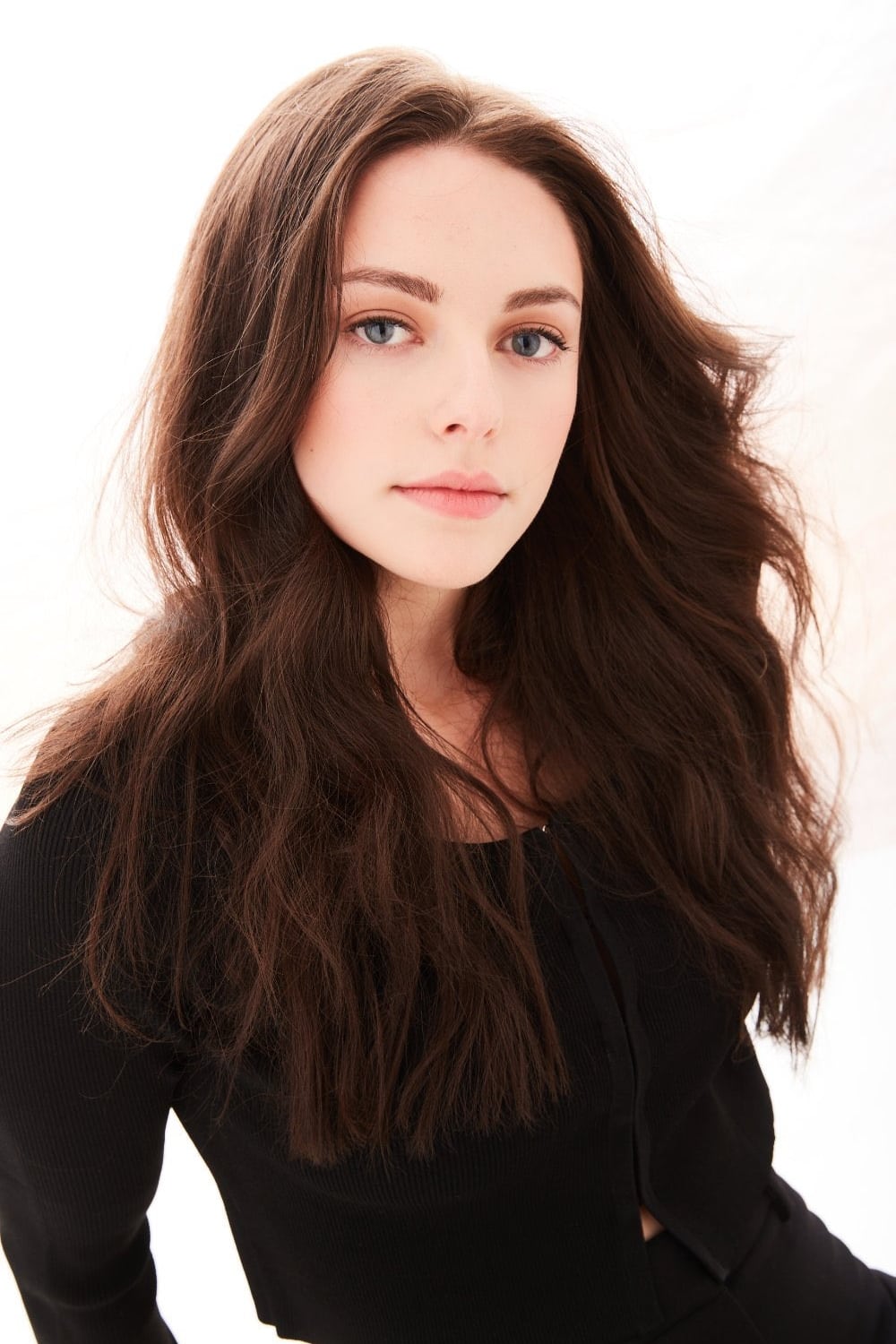 تصویر هنرمند Danielle Rose Russell