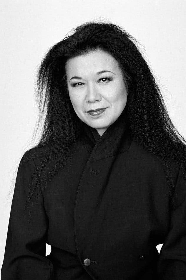 تصویر هنرمند Eiko Ishioka