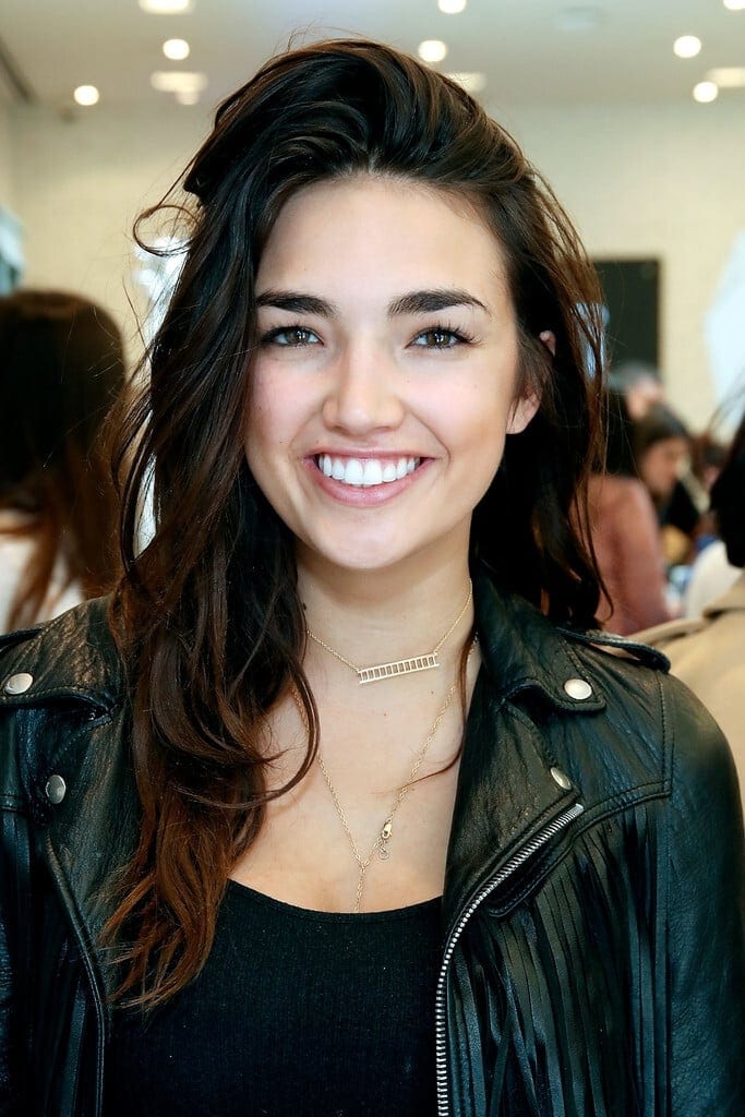تصویر هنرمند Hailee Keanna Lautenbach