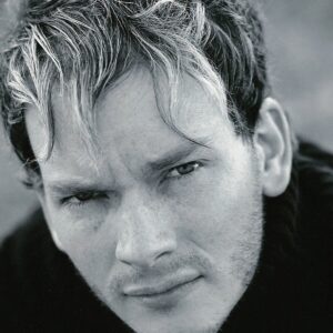 تصویر هنرمند Kevin Lucero Less