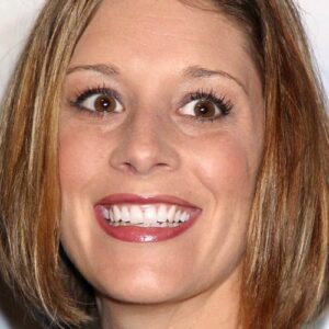 تصویر هنرمند Lindsey Stoddart