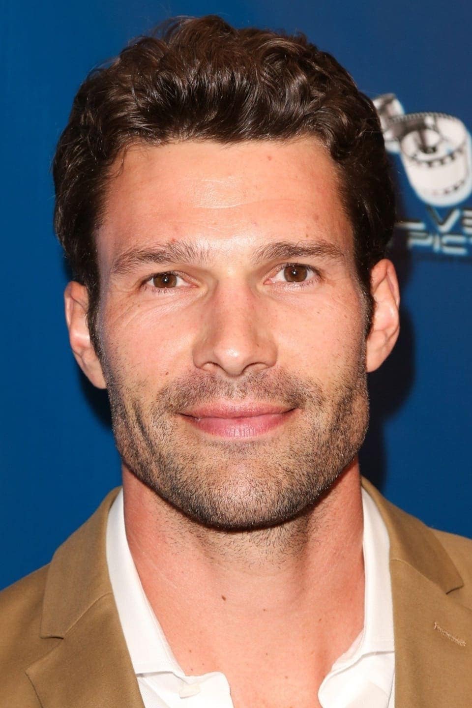 تصویر هنرمند Aaron O'Connell