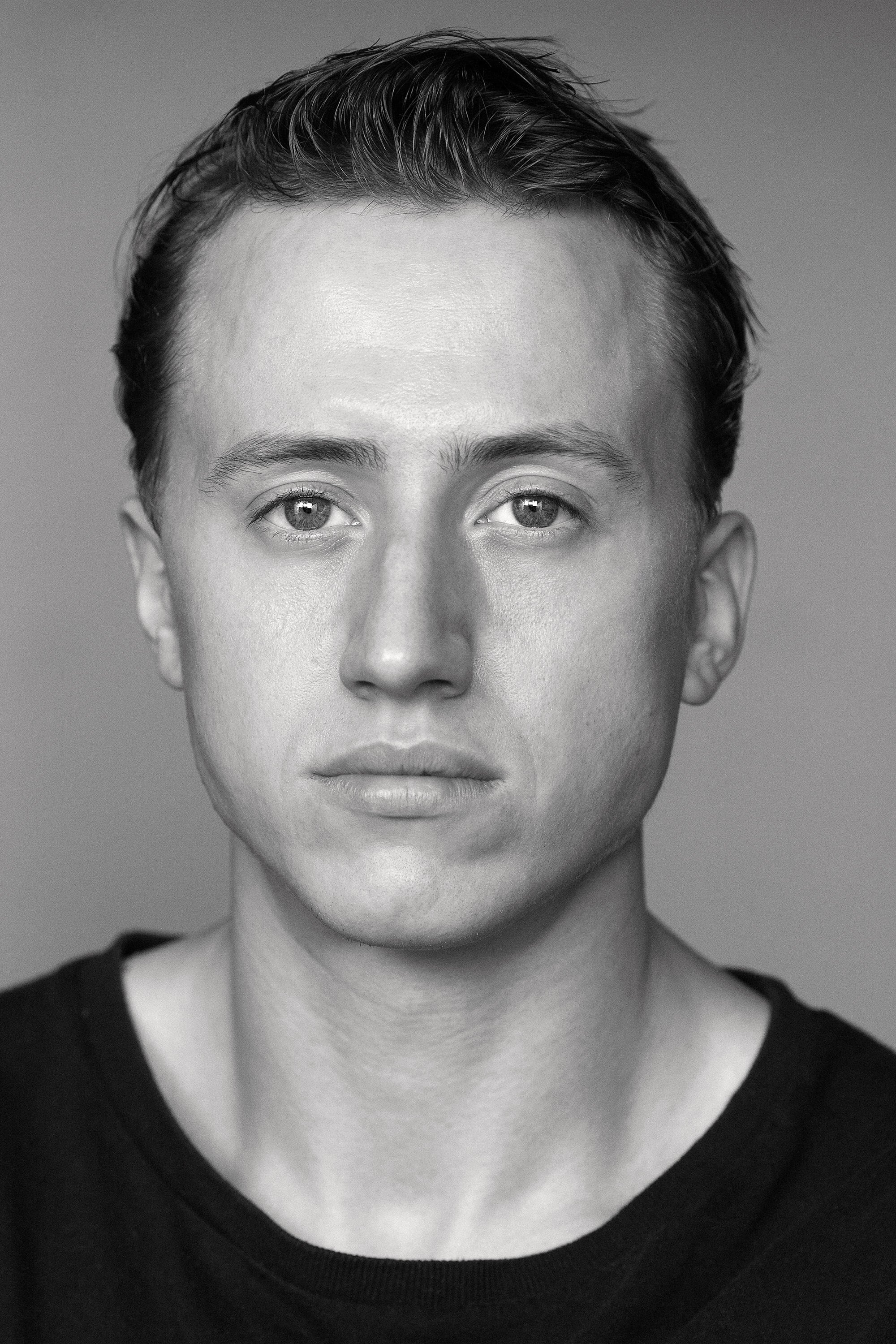تصویر هنرمند Theo Barklem-Biggs