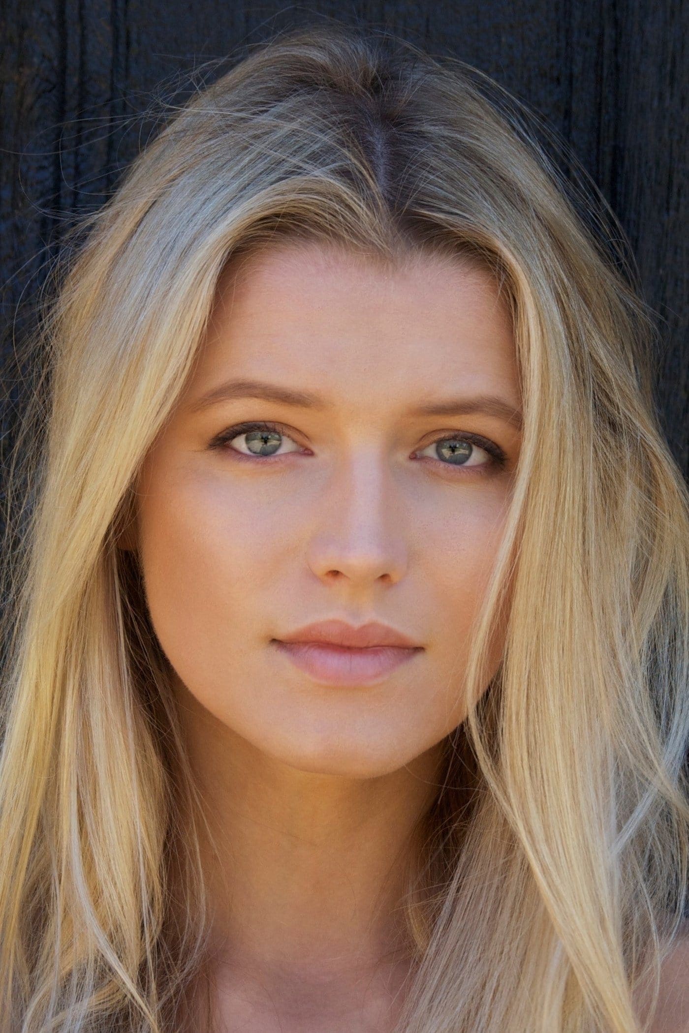 تصویر هنرمند Lily Travers
