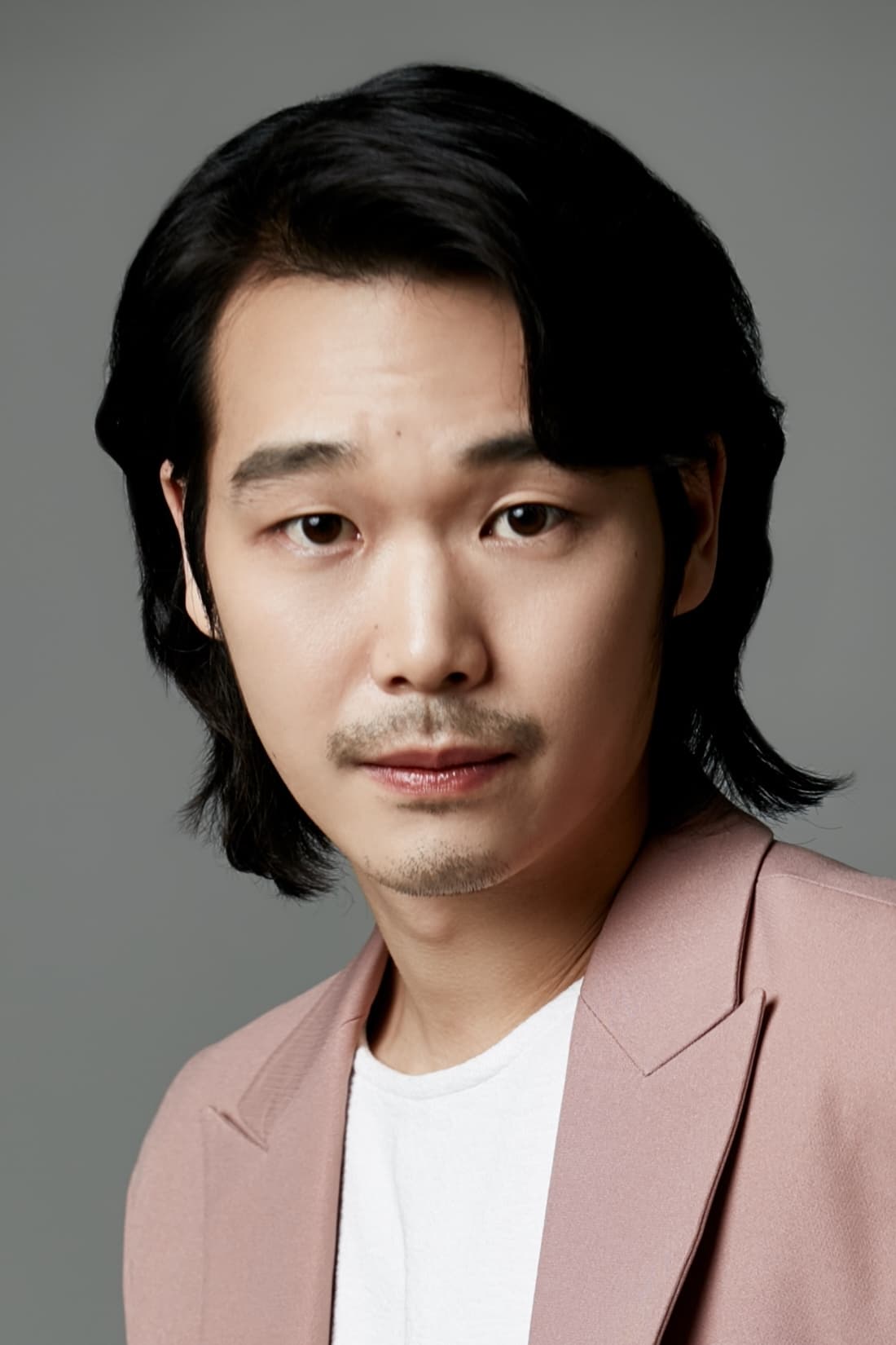 تصویر هنرمند Yoon Jeong-sub