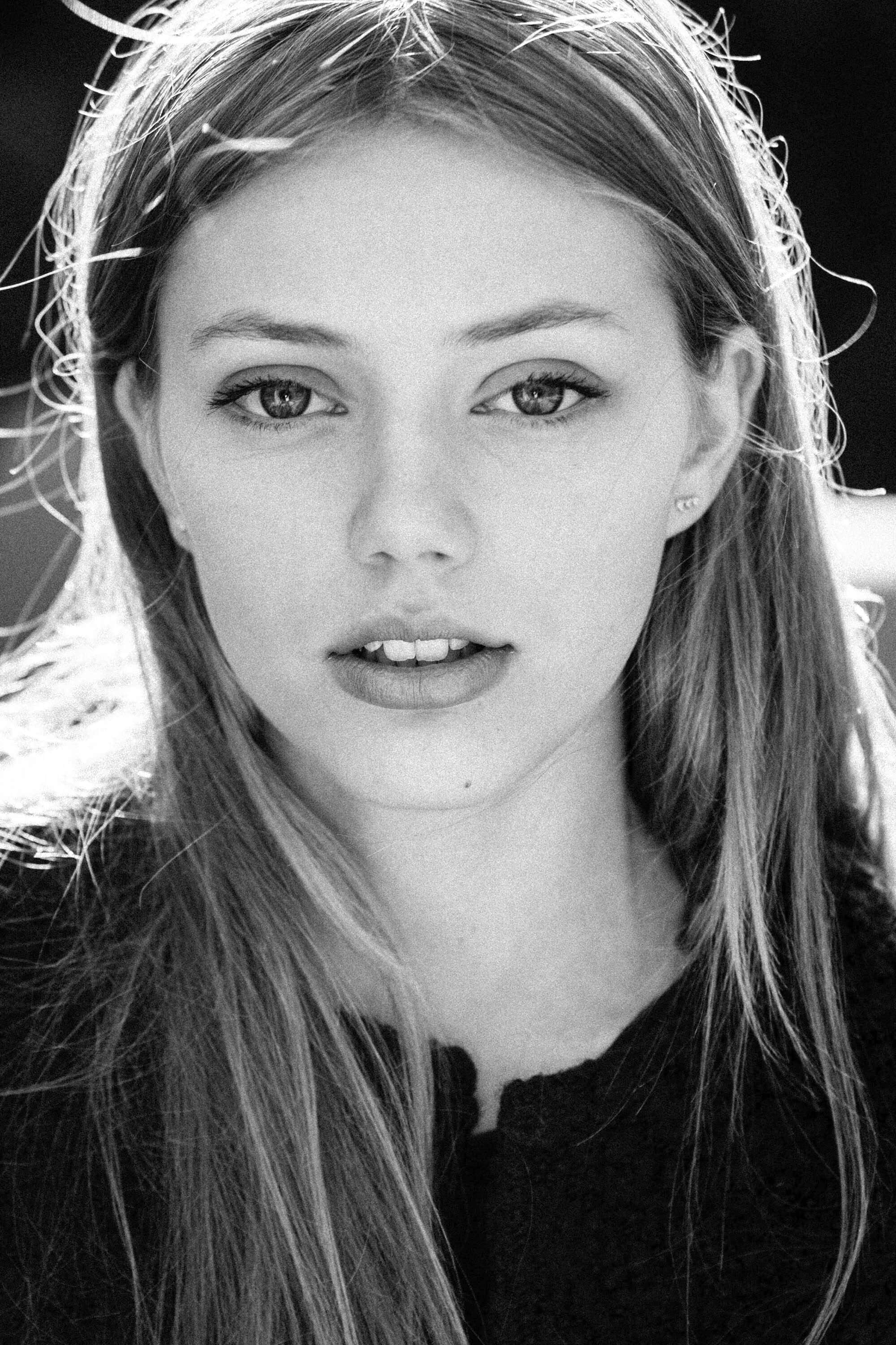 تصویر هنرمند Grace Van Dien