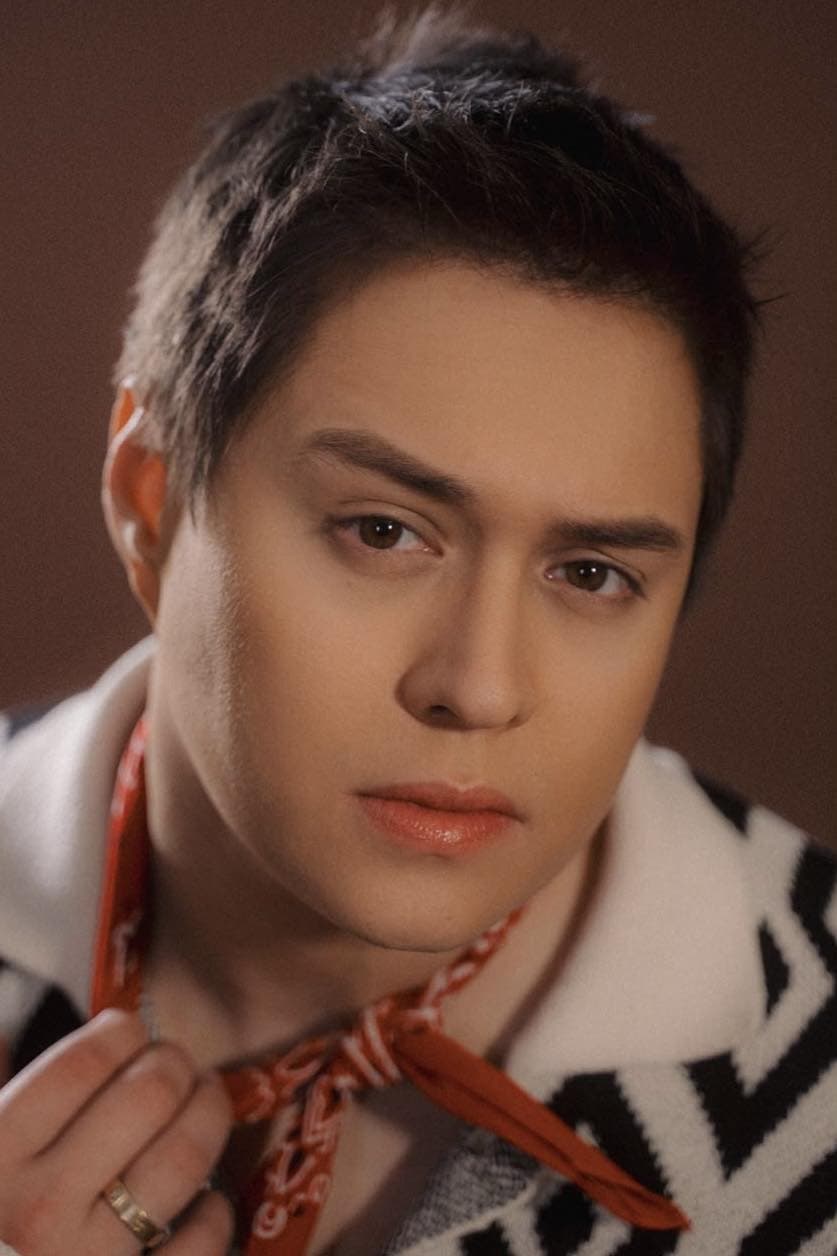 تصویر هنرمند Enrique Gil