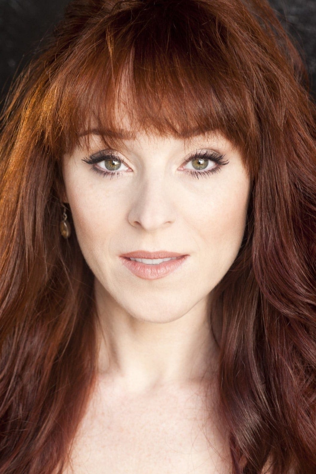 تصویر هنرمند Ruth Connell
