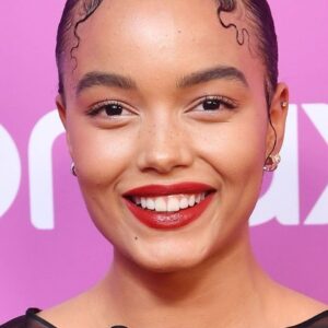 تصویر هنرمند Whitney Peak