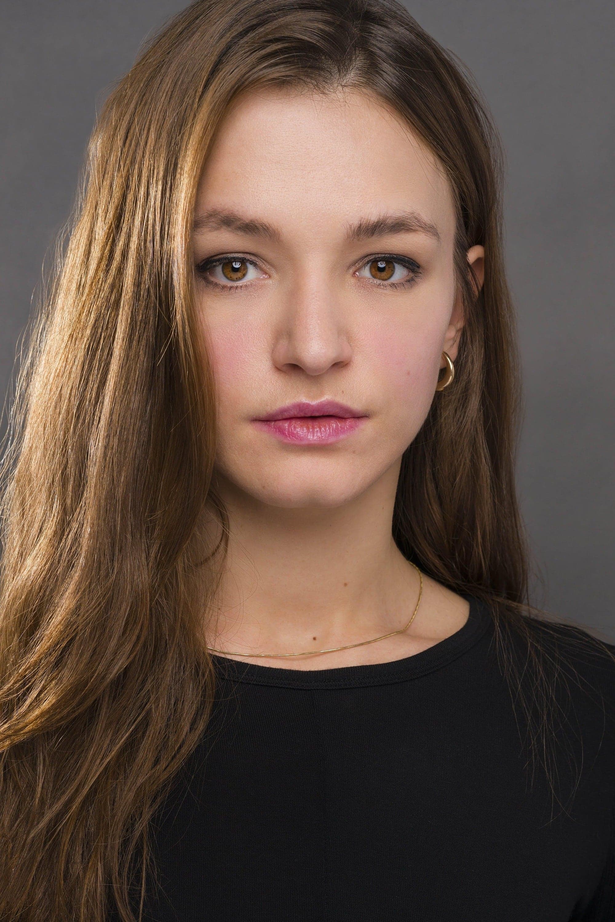 تصویر هنرمند Cristina Madalina Kissler