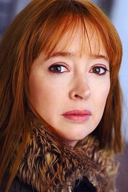 تصویر هنرمند Lucinda Clare