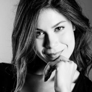 تصویر هنرمند Oya Ünal