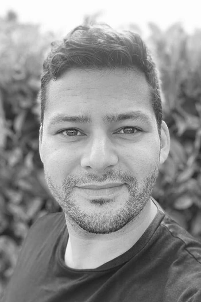 تصویر هنرمند Tolga Kenan