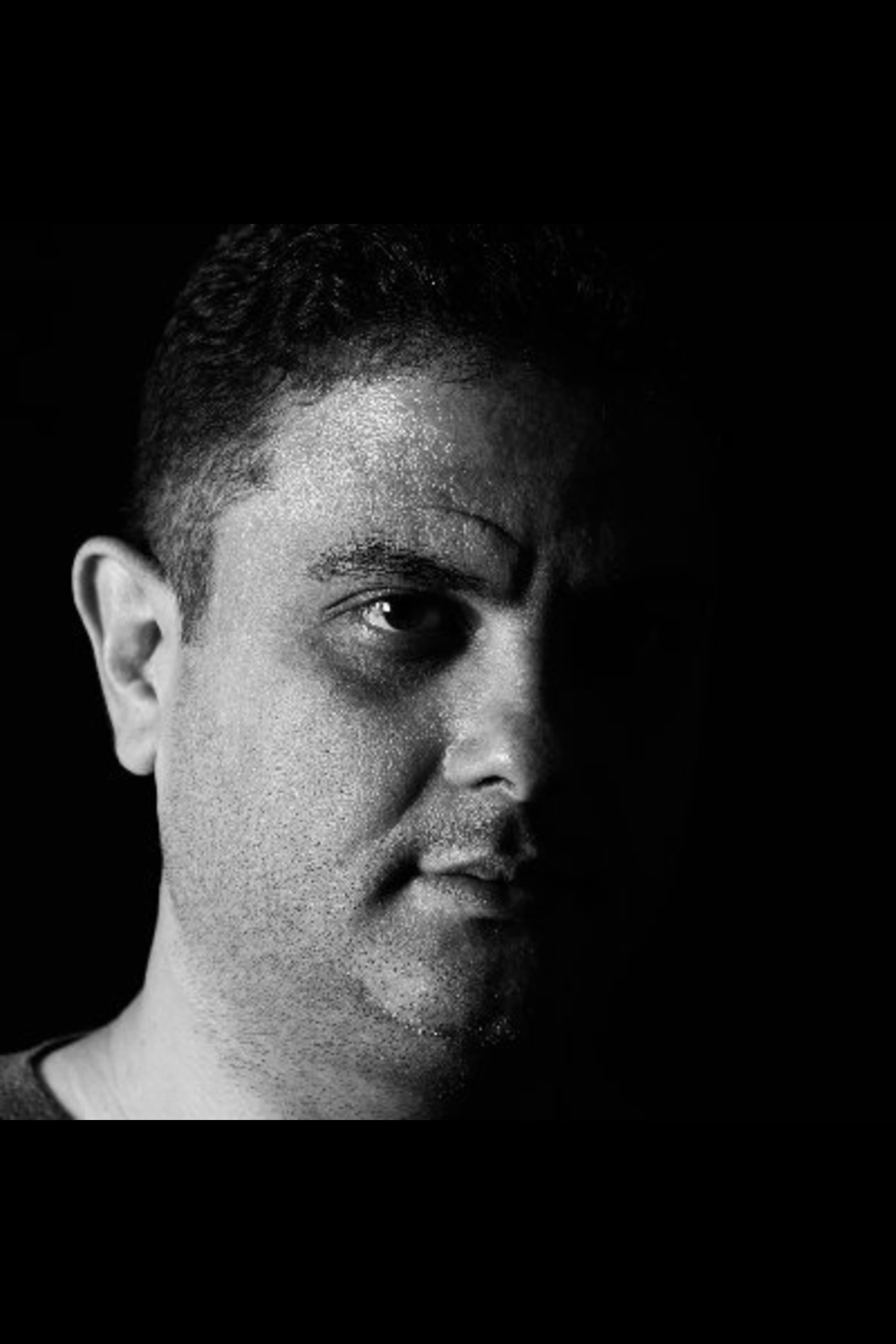 تصویر هنرمند Ehsan Vaseghi