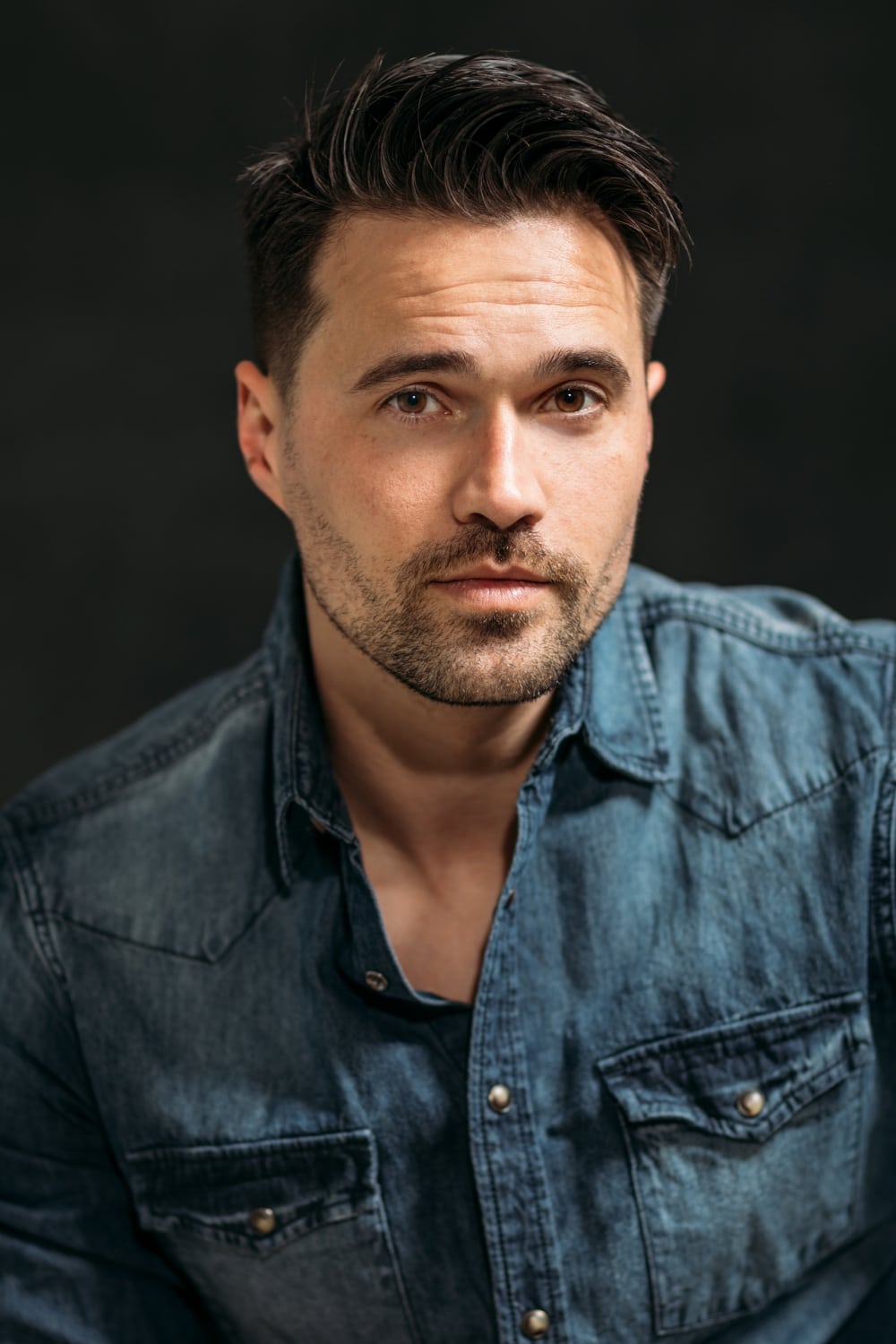 تصویر هنرمند Brett Dalton
