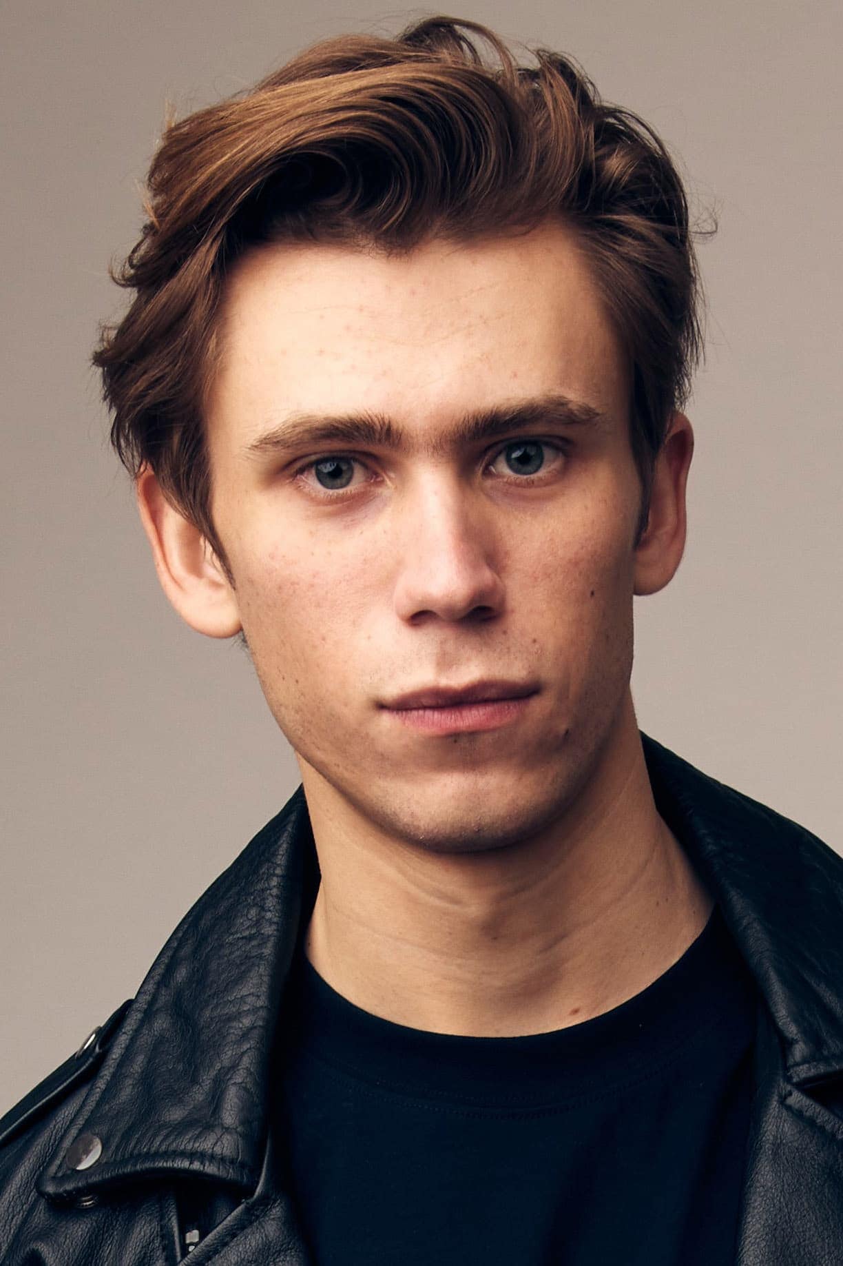 تصویر هنرمند Owen Teague
