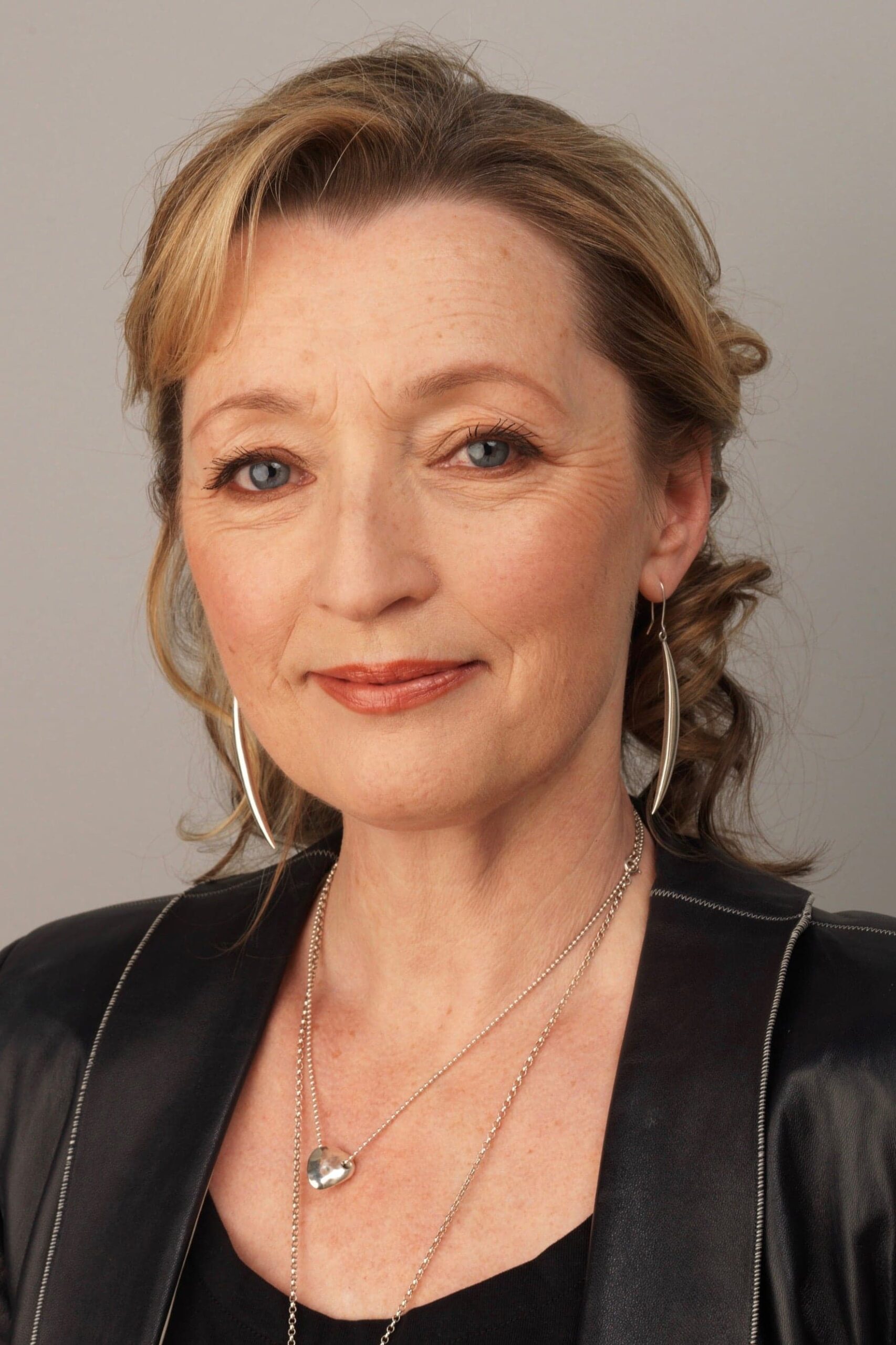 تصویر هنرمند Lesley Manville