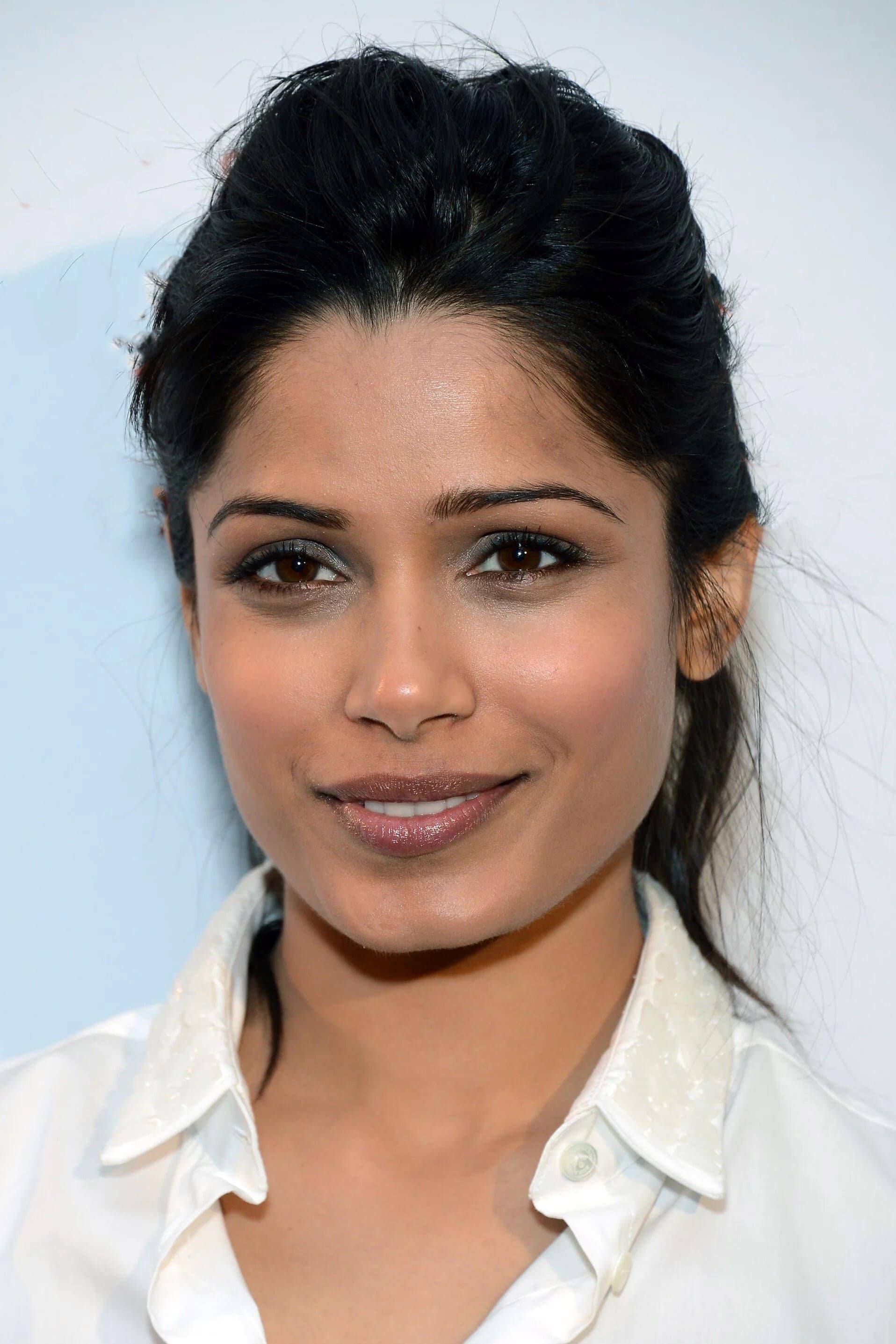 تصویر هنرمند Freida Pinto