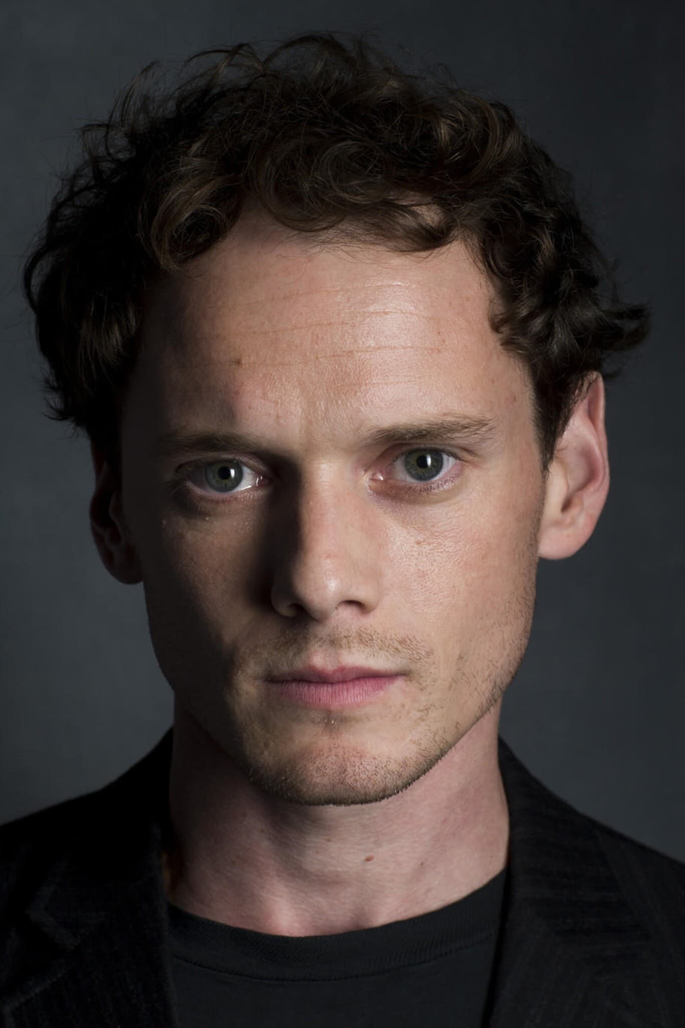 تصویر هنرمند Anton Yelchin
