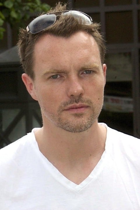 تصویر هنرمند Ciarán McMenamin