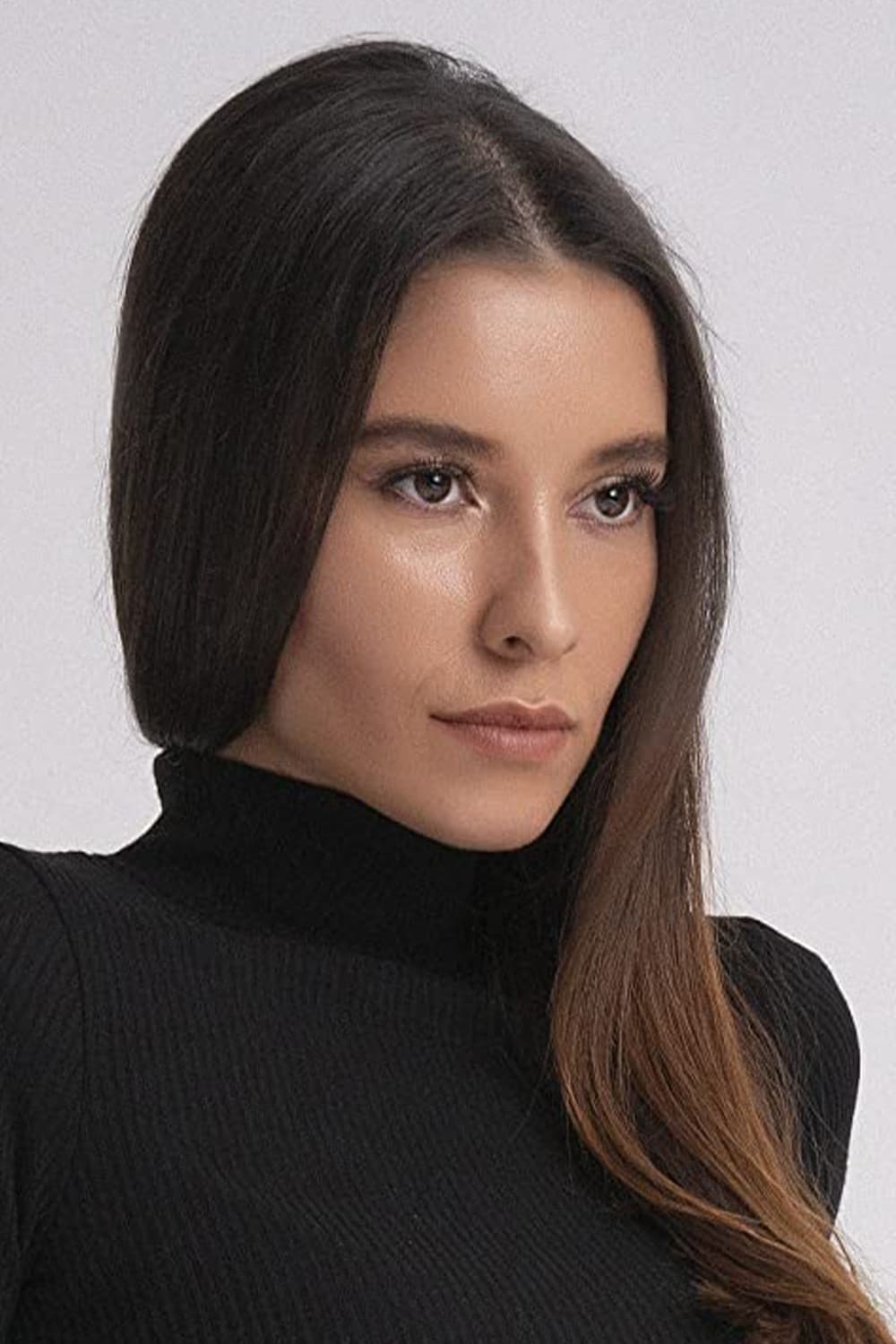 تصویر هنرمند Açelya Özcan