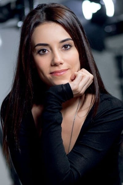 تصویر هنرمند Cansu Dere